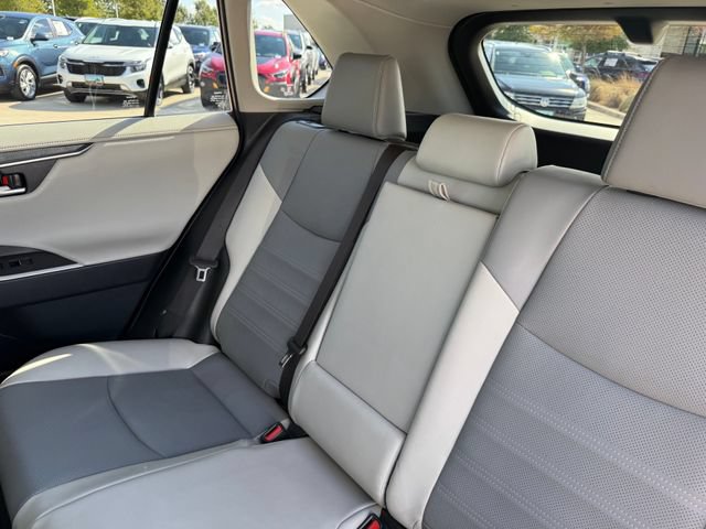 Used 2023 Toyota RAV4 Limited AWD/4WD image 28