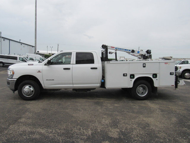 Used 2022 RAM 3500 Tradesman w/ Chrome Appearance Group AWD/4WD image 6