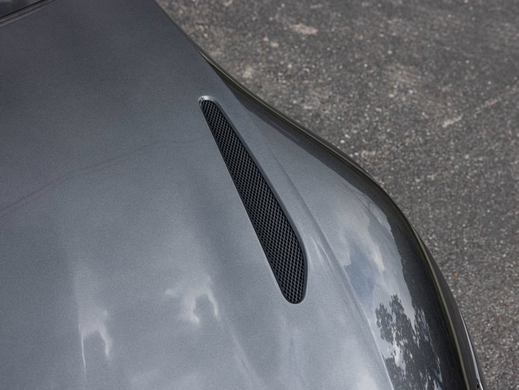 Used 2021 Aston Martin V8 Vantage Roadster RWD image 15