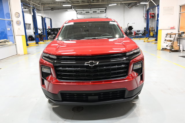 New 2027 Chevrolet Traverse LT w/ Midnight/Sport Edition FWD image 2