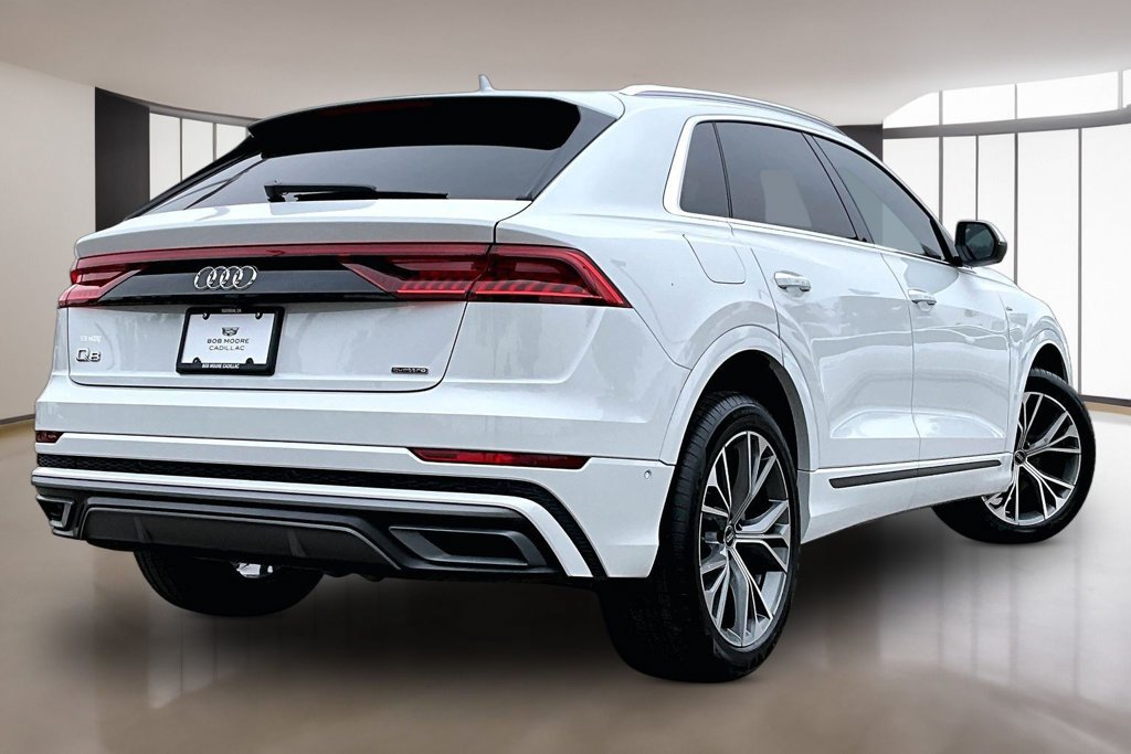 Used 2023 Audi Q8 Premium Plus AWD/4WD image 2