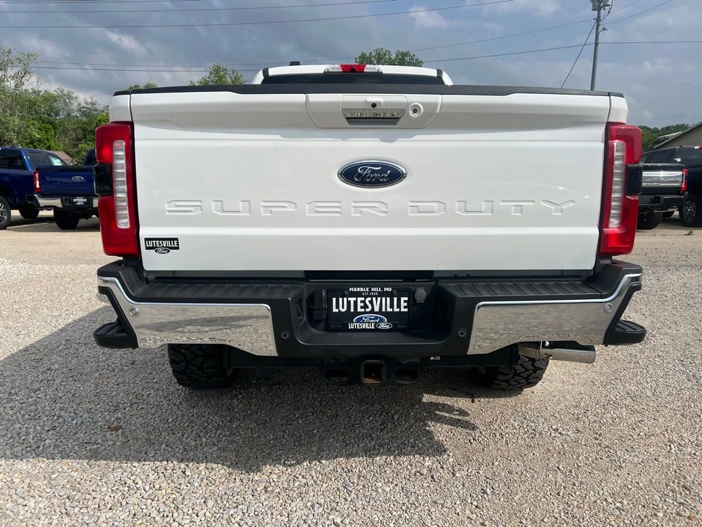 Used 2024 Ford F250 4x4 Crew Cab Super Duty image 7
