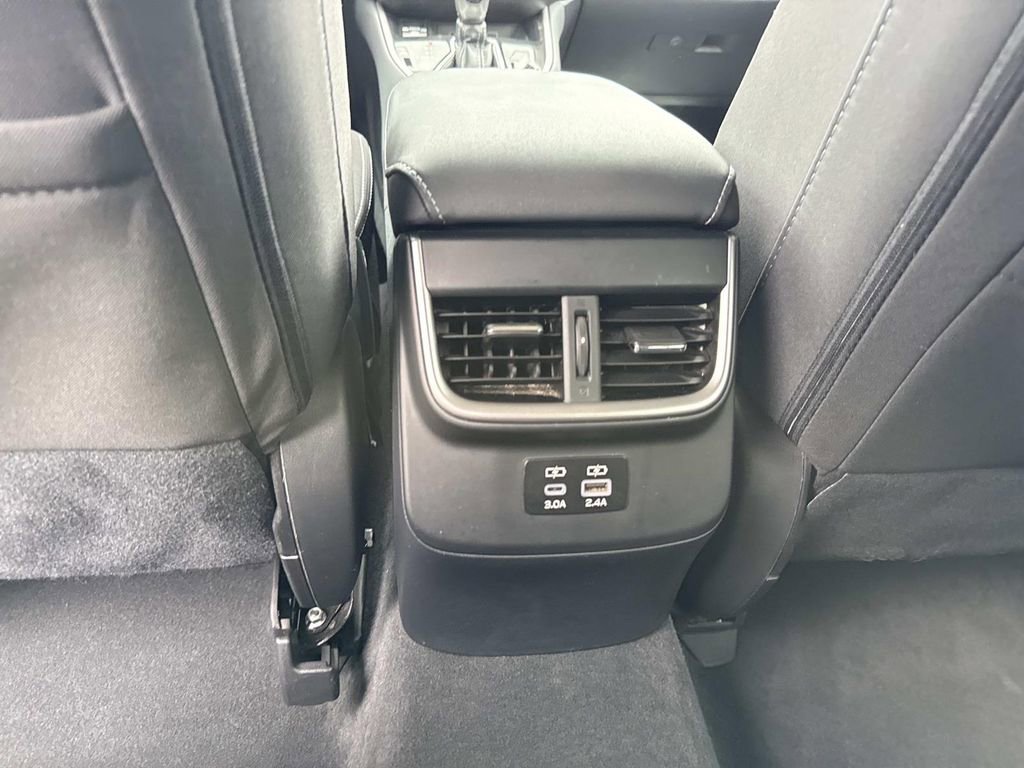 Used 2024 Subaru Outback Premium AWD/4WD image 21