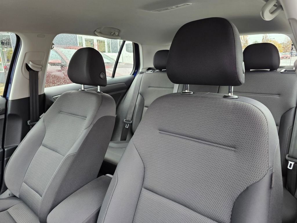 Used 2019 Volkswagen e-Golf SE w/ Driver Assistance Package image 17