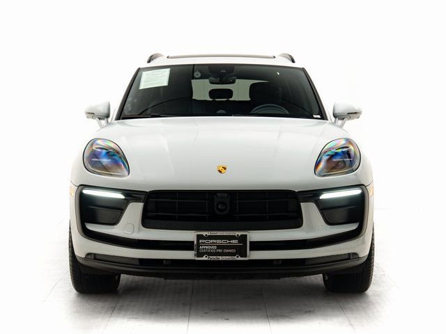 Certified 2025 Porsche Macan image 31