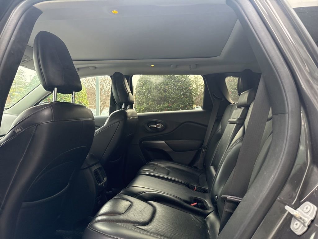 Used 2019 Jeep Cherokee Limited image 14