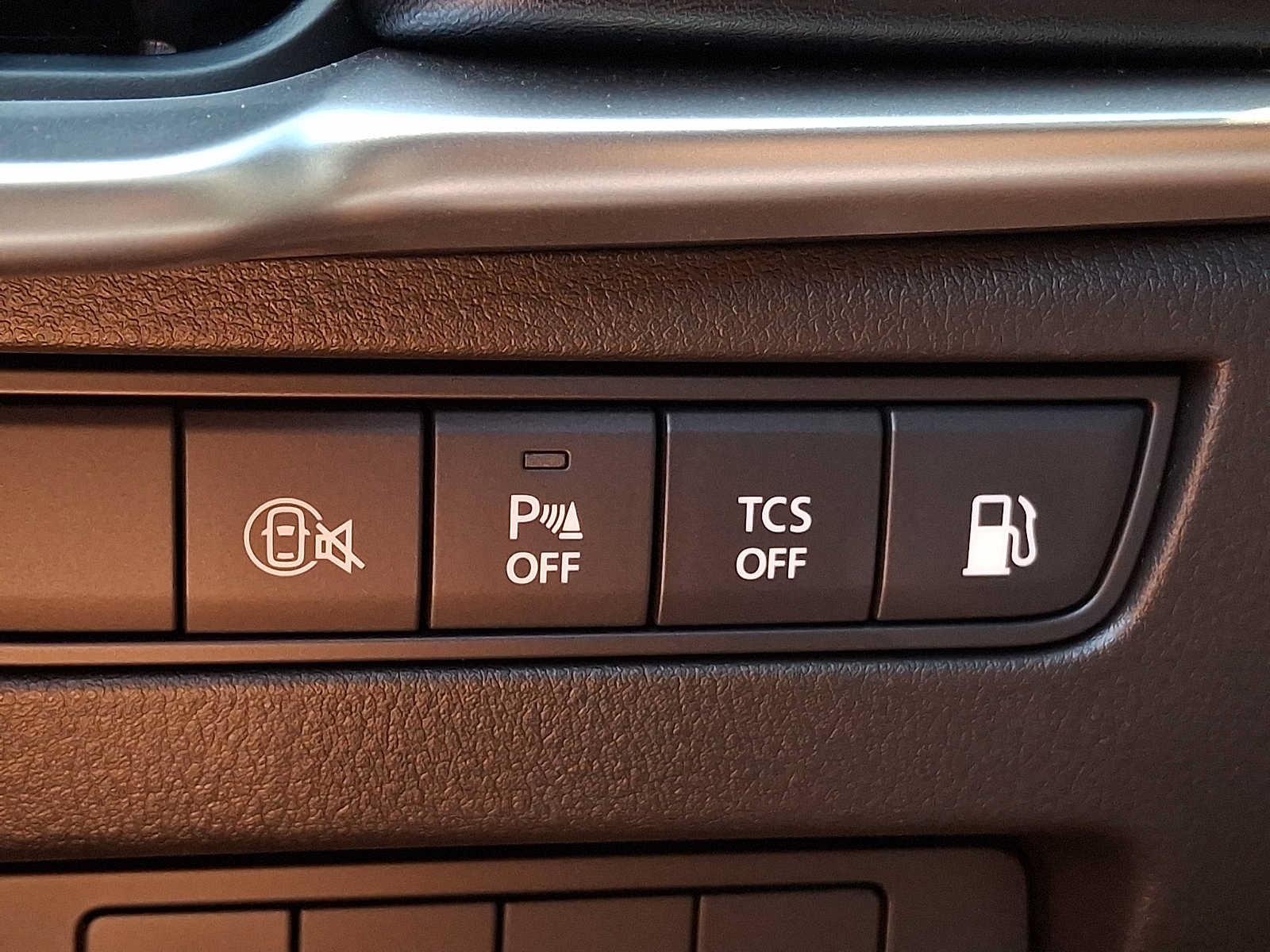 Certified 2025 MAZDA CX-70 Plug-In Hybrid w/ Premium Plus AWD/4WD image 24