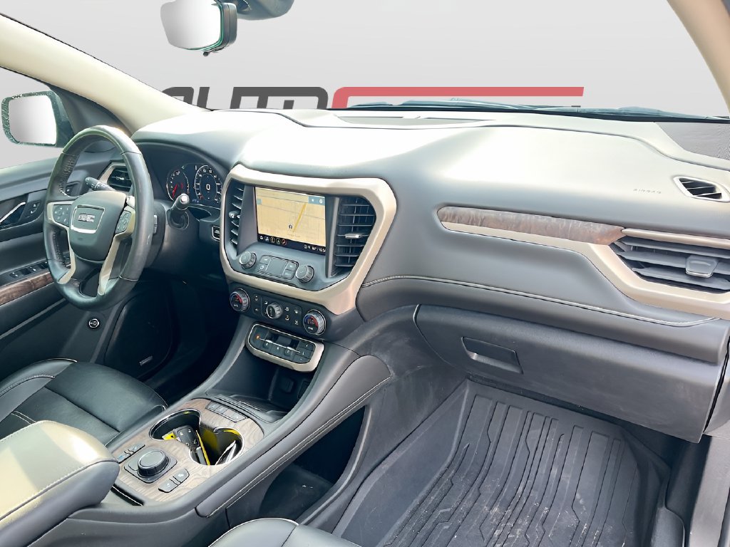 Used 2021 GMC Acadia Denali w/ Denali Technology Package FWD image 32