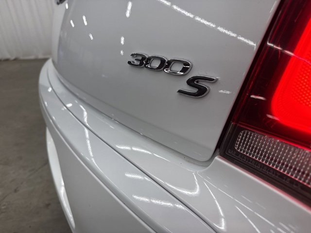 Used 2015 Chrysler 300 S image 25