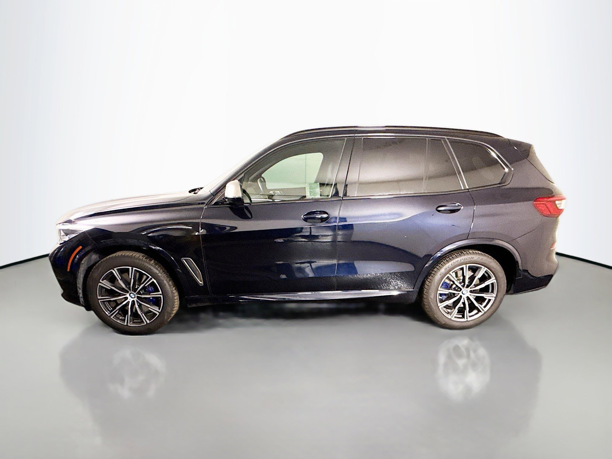 Used 2020 BMW X5 M50i w/ Premium Package image 6