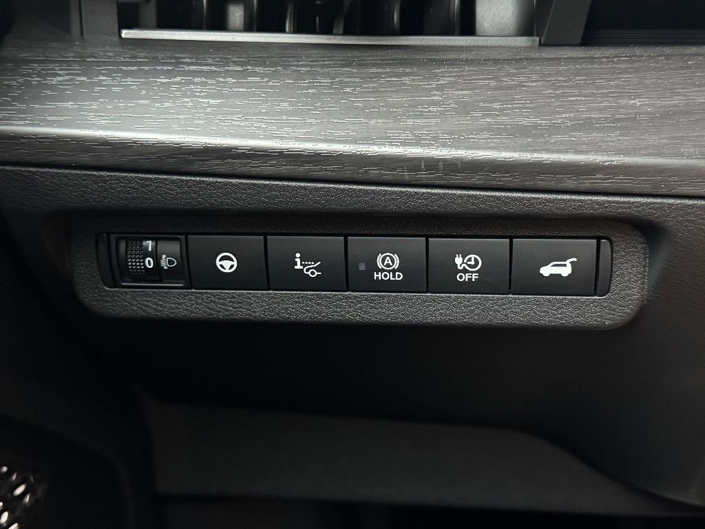 New 2025 Nissan Ariya AWD image 20