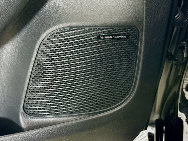 New 2027 Chrysler Pacifica Limited FWD image 19