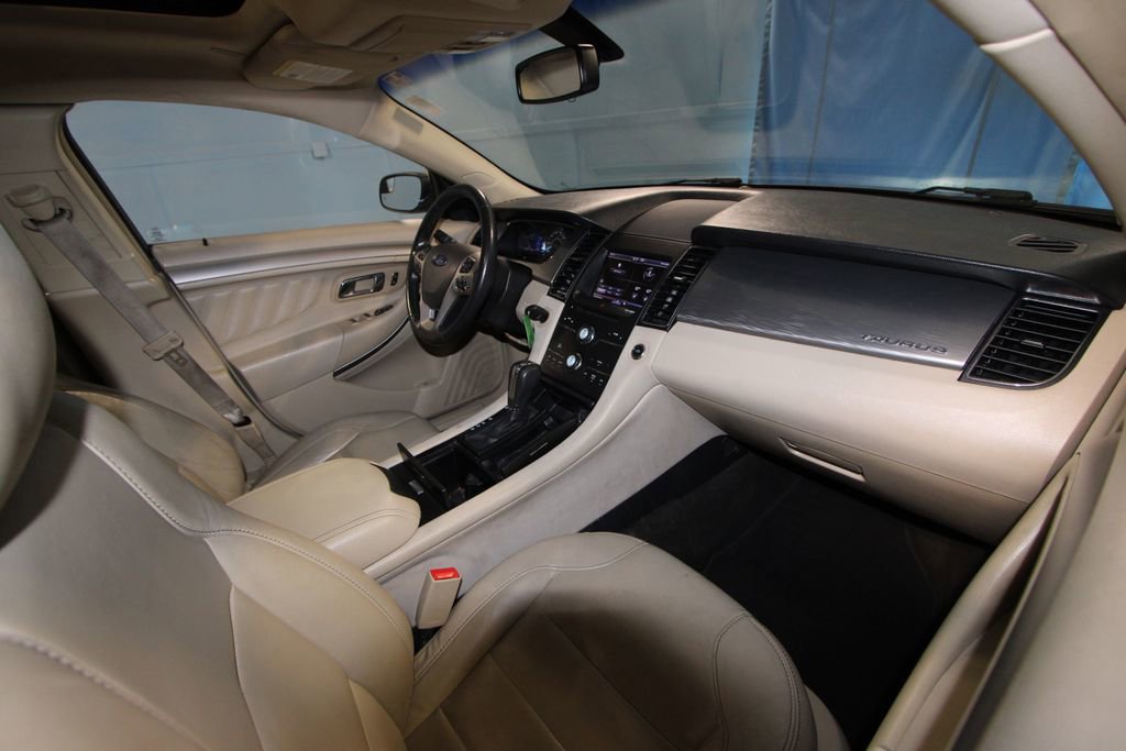 Used 2013 Ford Taurus SEL FWD image 18