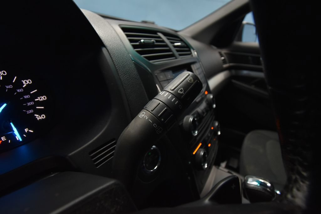 Used 2017 Ford Explorer XLT AWD/4WD image 16