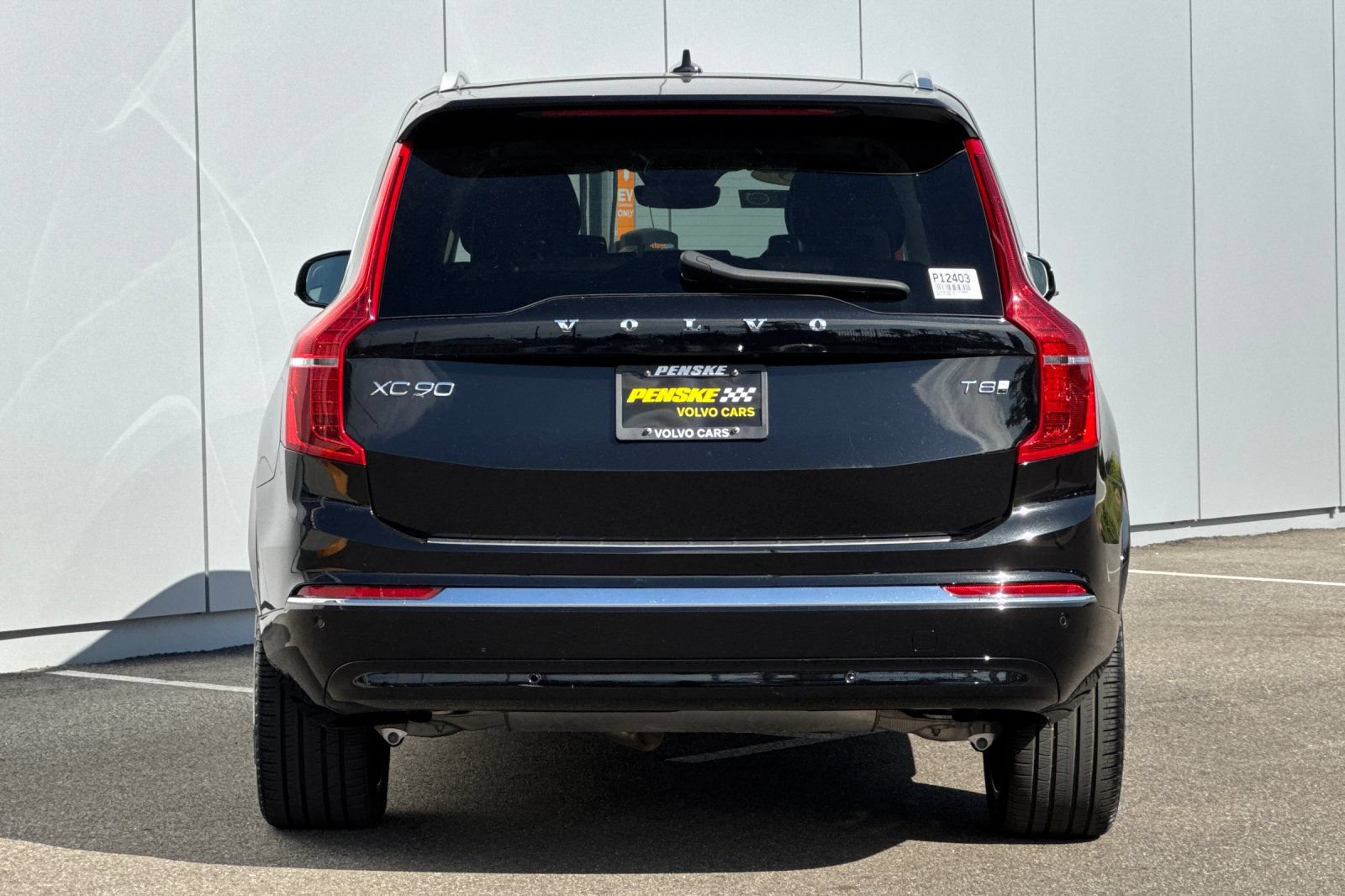 Used 2025 Volvo XC90 T8 Ultra w/ Protection Package Premier AWD/4WD image 4
