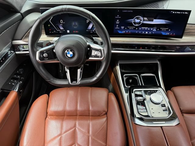 Used 2023 BMW 760i xDrive AWD/4WD image 13