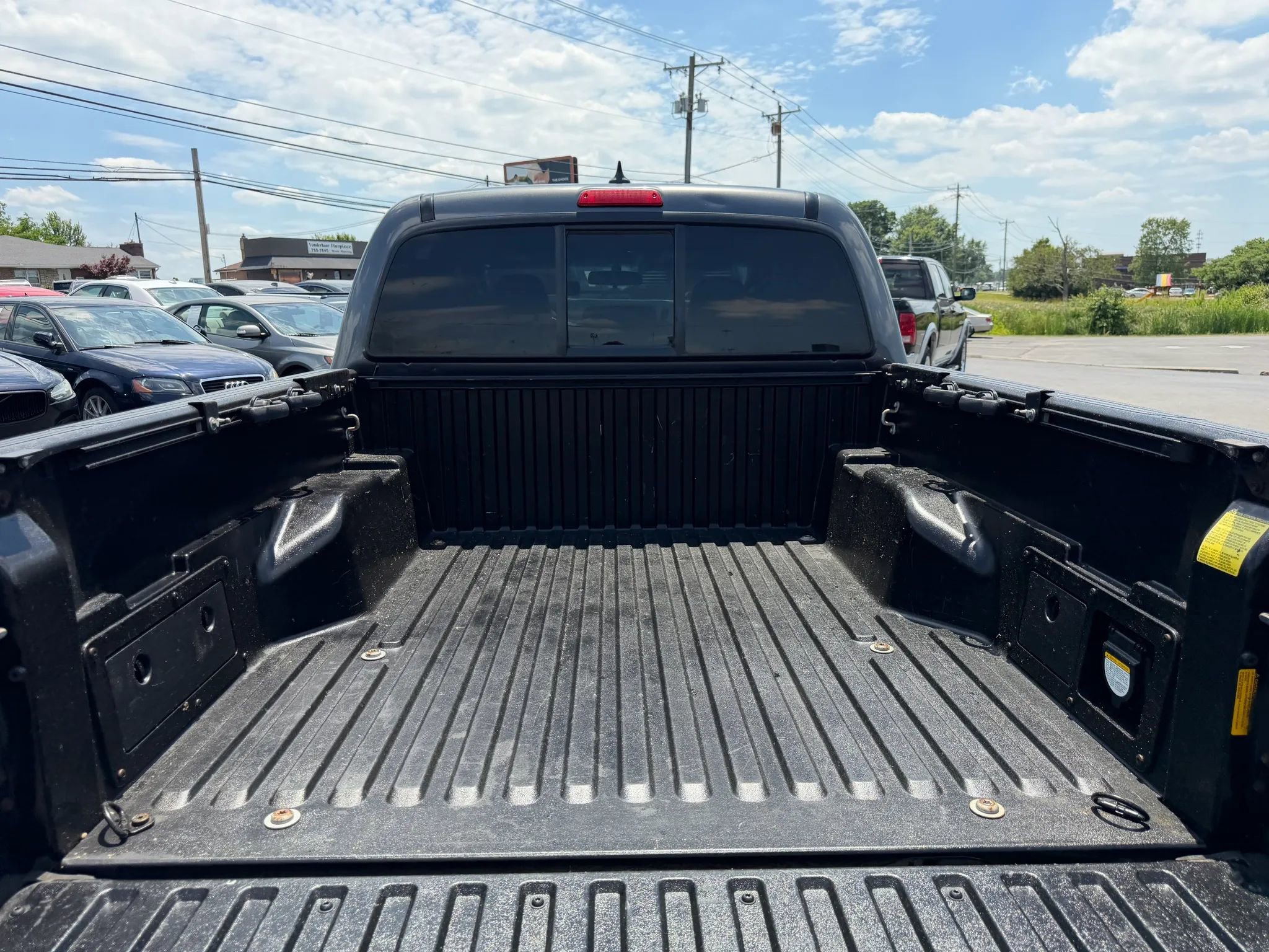 Used 2015 Toyota Tacoma 4x4 Double Cab w/ TRD Sport Package image 32