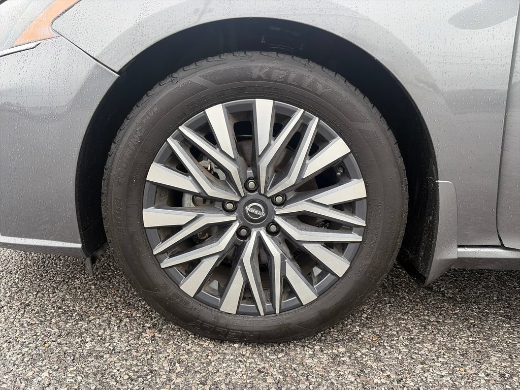 Used 2025 Nissan Altima 2.5 SL FWD image 28