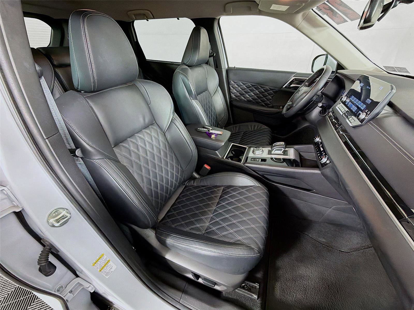 Used 2023 Mitsubishi Outlander SEL image 28