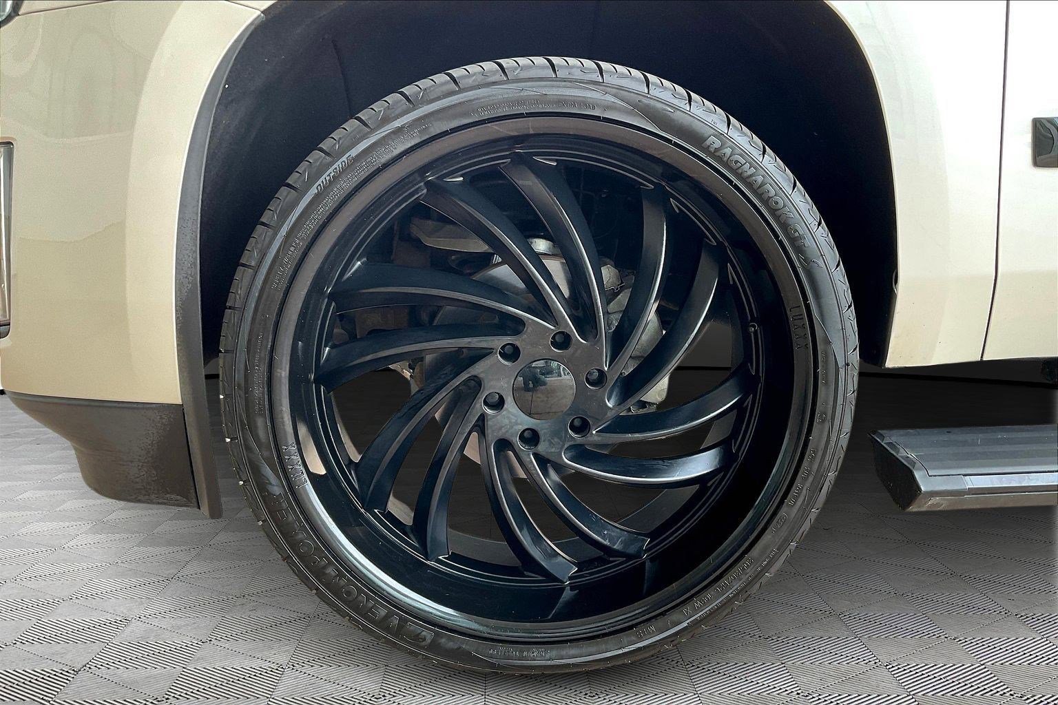 Used 2015 Cadillac Escalade ESV Premium image 33