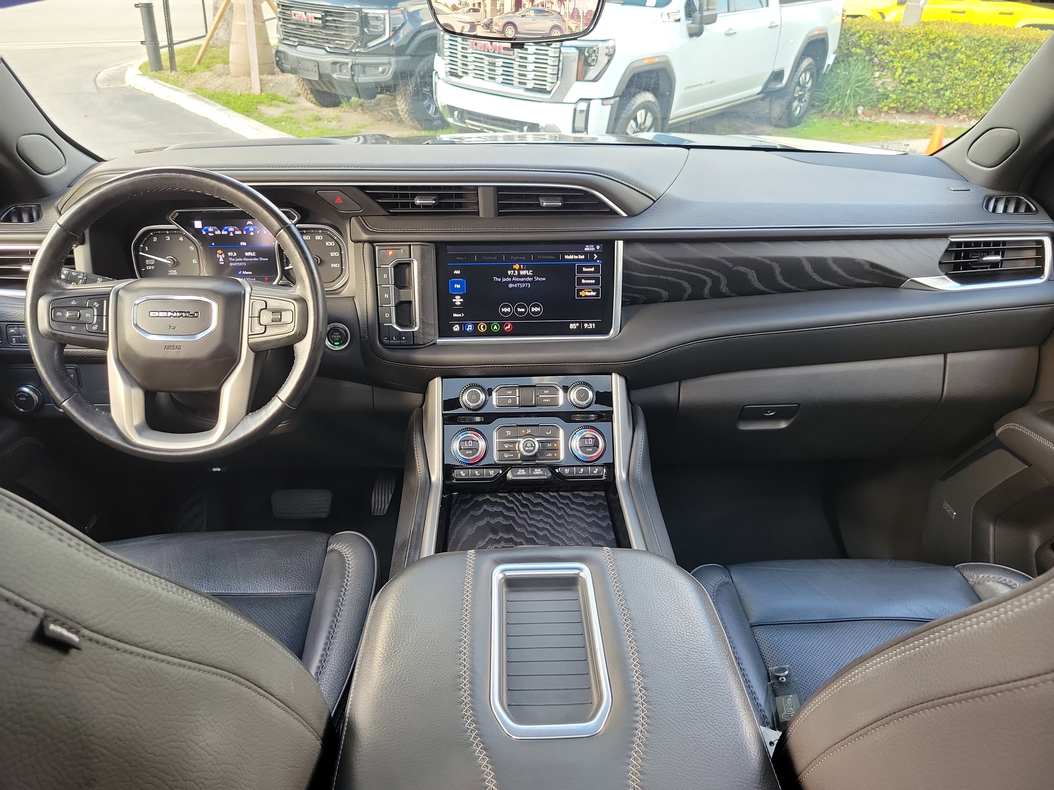 Used 2021 GMC Yukon Denali w/ Denali Premium Package image 19