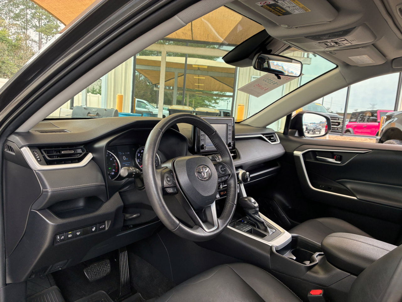 Used 2021 Toyota RAV4 XLE Premium image 14