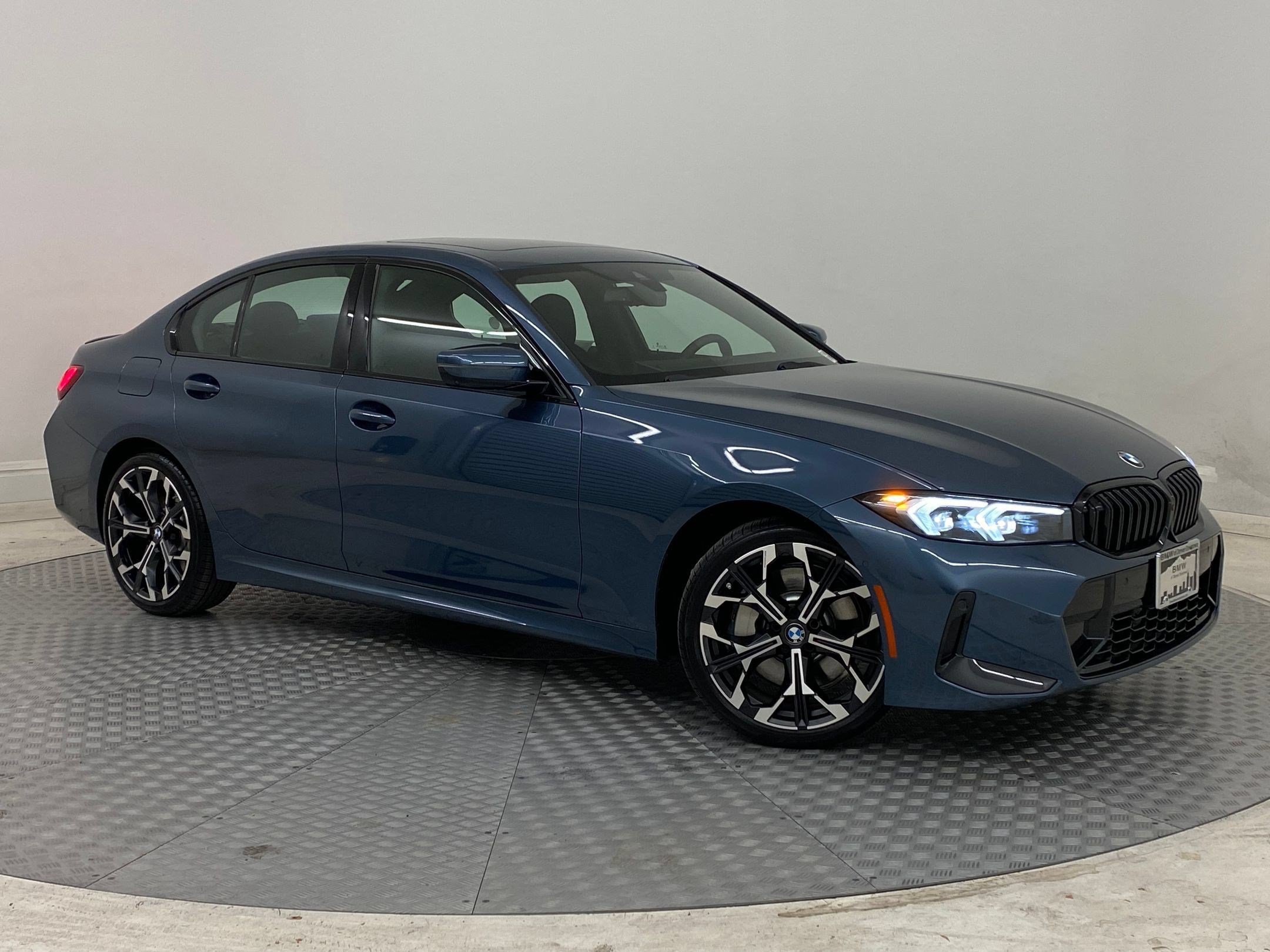 Used 2026 BMW 330i xDrive Sedan w/ M Sport Package AWD/4WD image 6