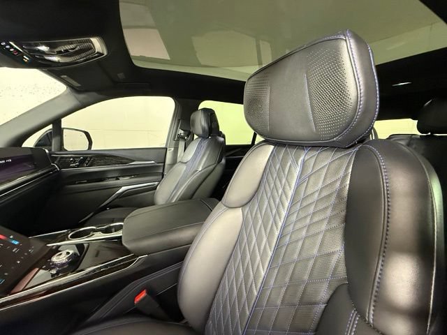Certified 2026 Cadillac Escalade IQ Sport 1 w/ LPO, Floor Liner Package AWD/4WD image 21