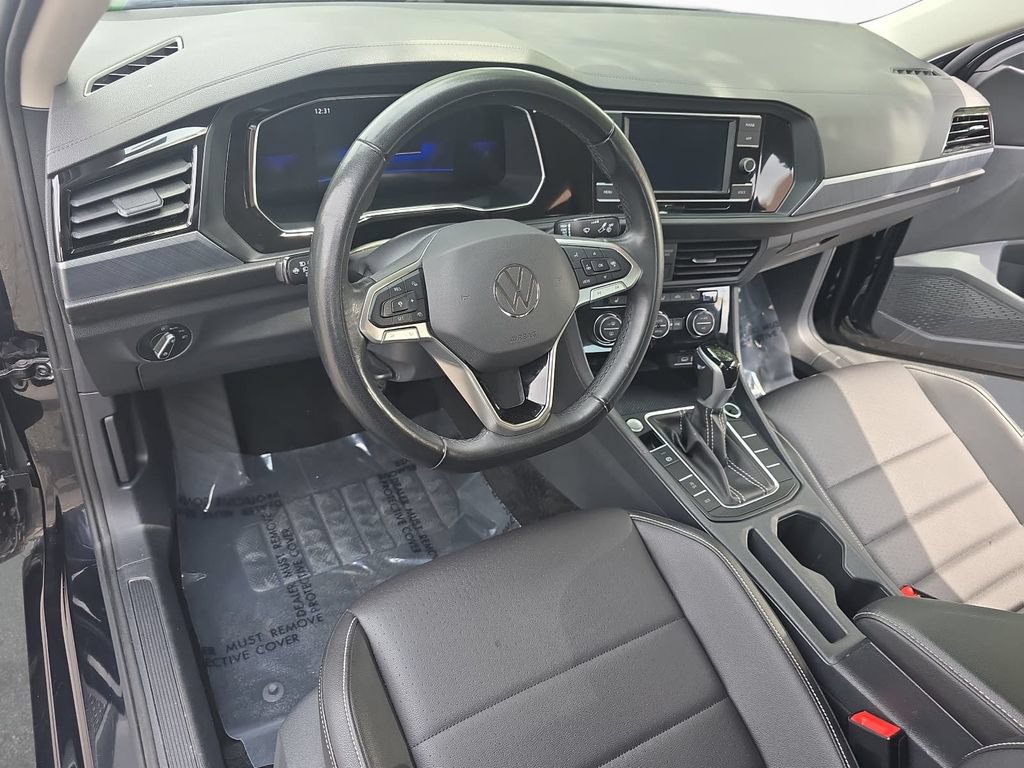 Used 2024 Volkswagen Jetta SE FWD image 15