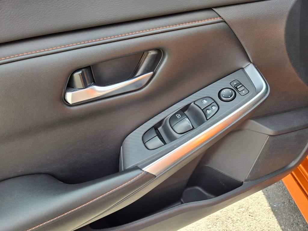 Certified 2021 Nissan Sentra SR FWD image 12