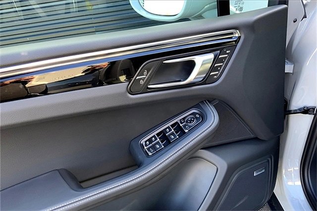 New 2026 Porsche Macan S image 28