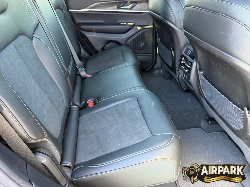 New 2026 Jeep Grand Cherokee Altitude RWD image 15