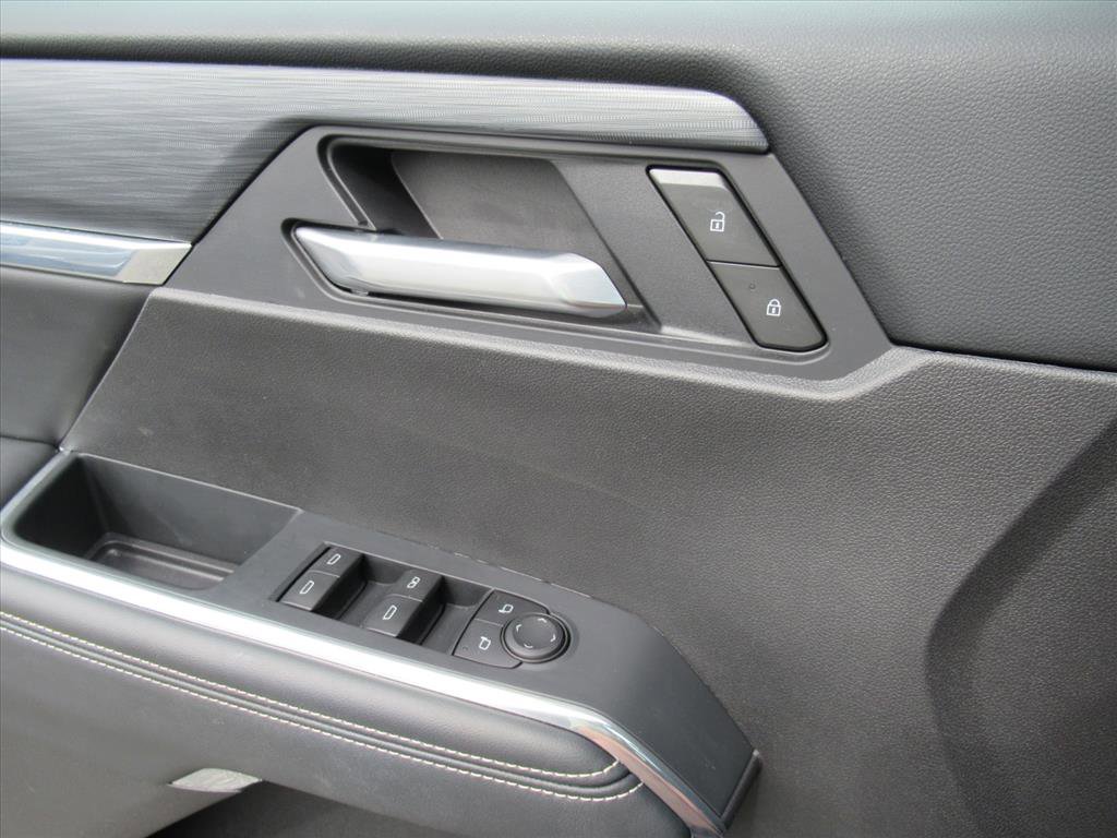 Used 2025 GMC Acadia Elevation image 21