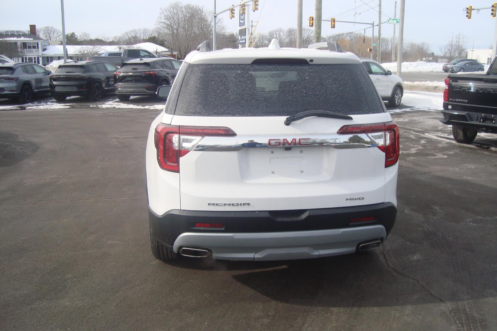 Used 2023 GMC Acadia SLE w/ Driver Convenience Package AWD/4WD image 5