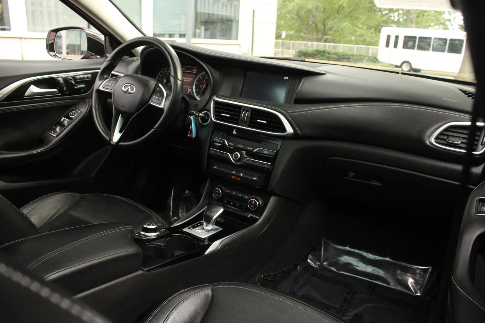 Used 2018 INFINITI QX30 Premium AWD/4WD image 26