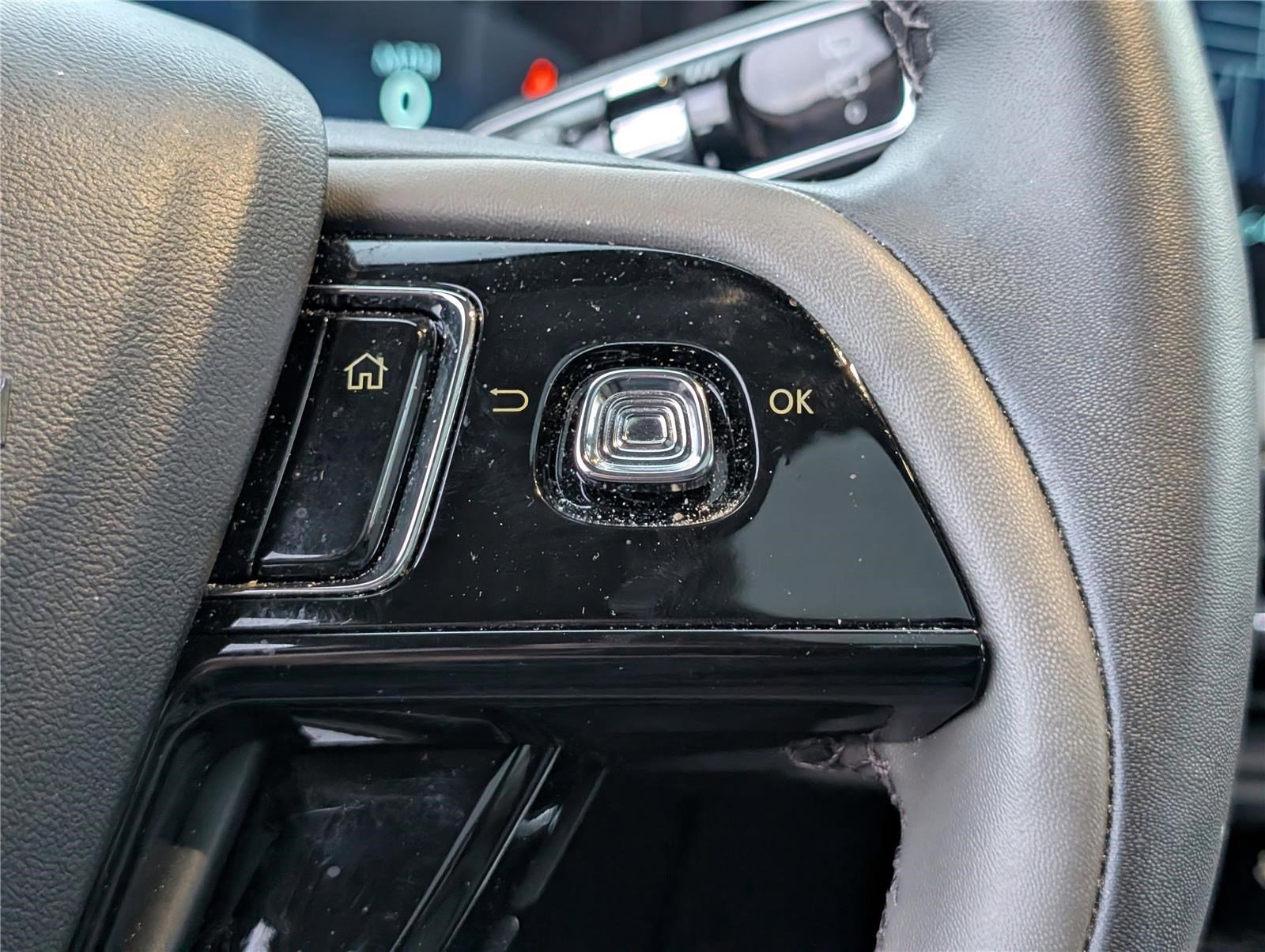 Used 2023 Lincoln Corsair AWD w/ Equipment Group 101A image 22