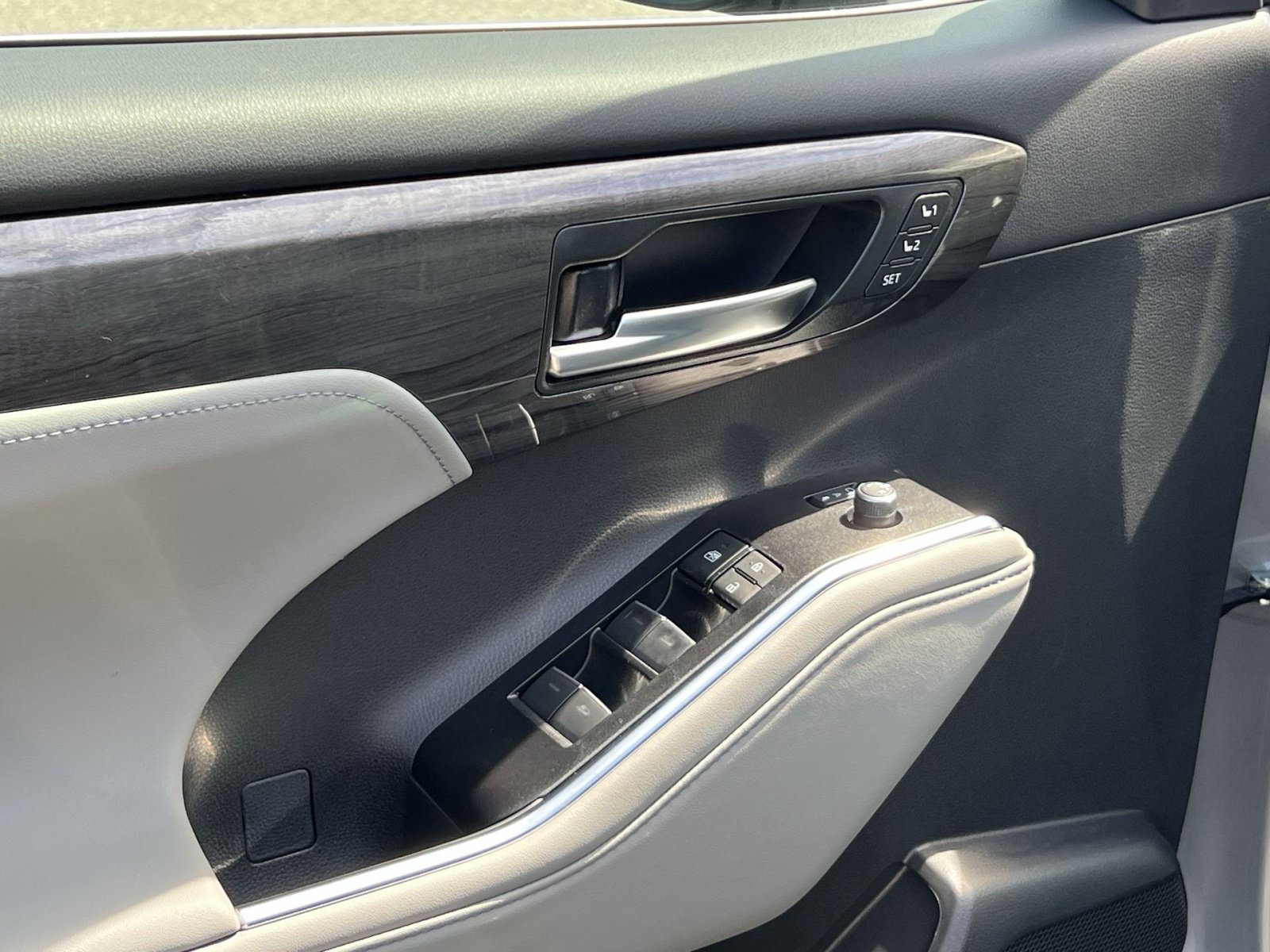 New 2026 Toyota Highlander Limited AWD/4WD image 10