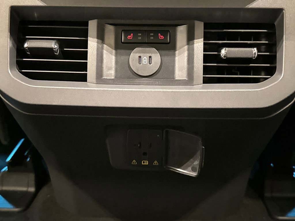 New 2026 Ford F350 Lariat w/ Black Appearance Package image 28