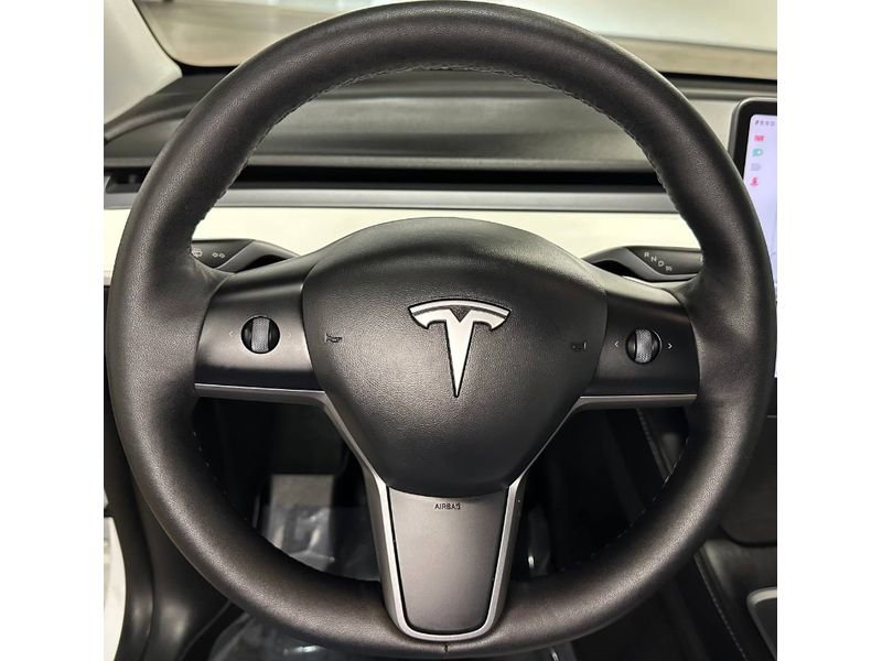 Used 2022 Tesla Model Y Long Range image 23