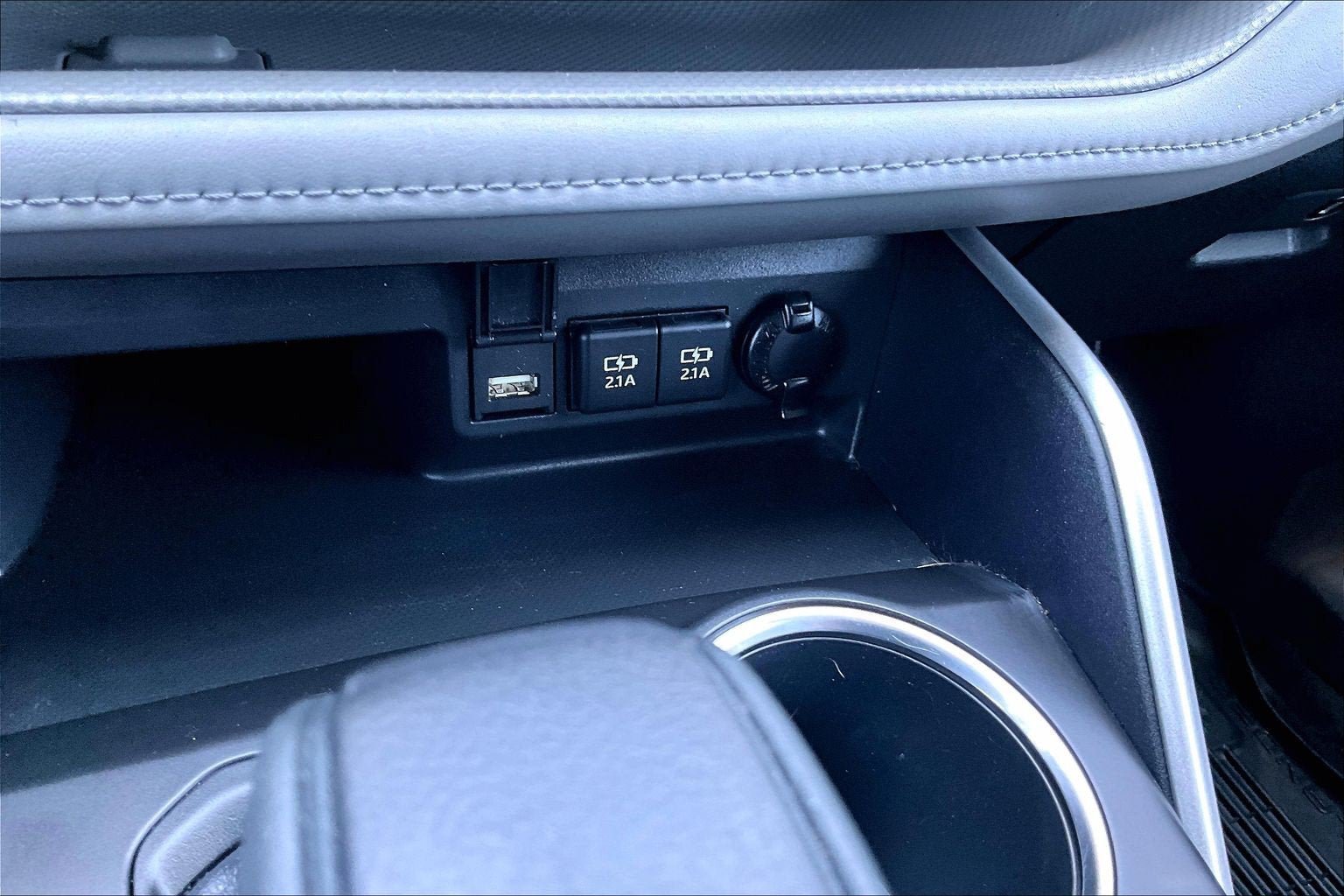 Used 2021 Toyota Highlander L AWD/4WD image 30