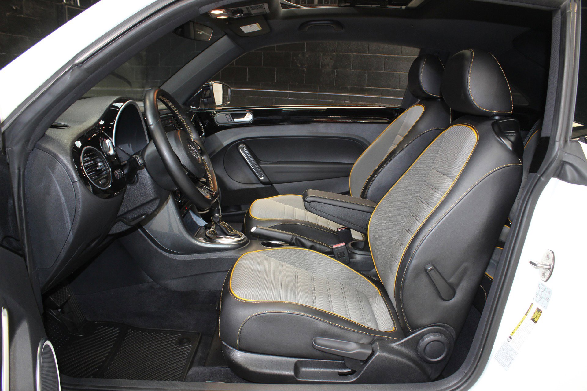 Used 2017 Volkswagen Beetle 1.8T Dune w/ Dune Technology Package FWD image 51