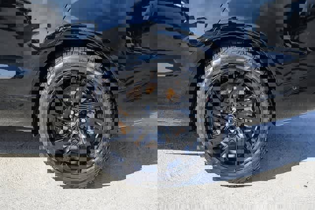 New 2025 Land Rover Discovery Dynamic SE image 9