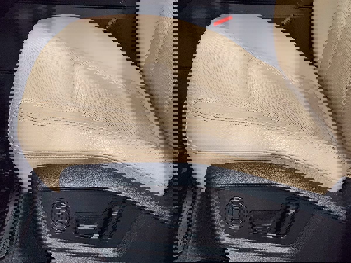 Used 2025 Audi Q8 Premium Plus image 46