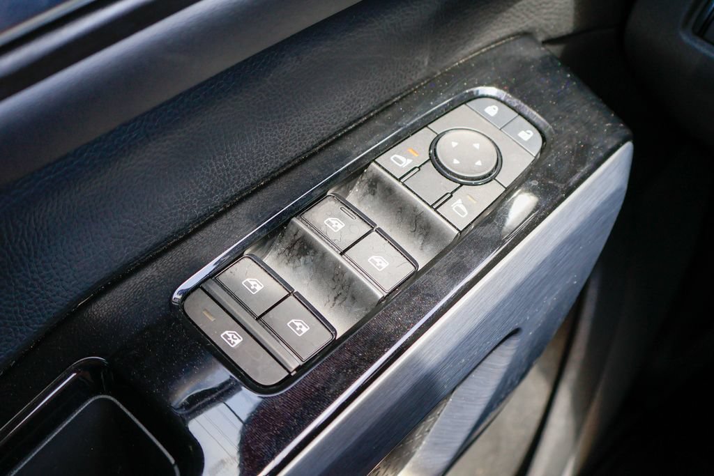 Used 2023 Nissan Pathfinder SL FWD image 18