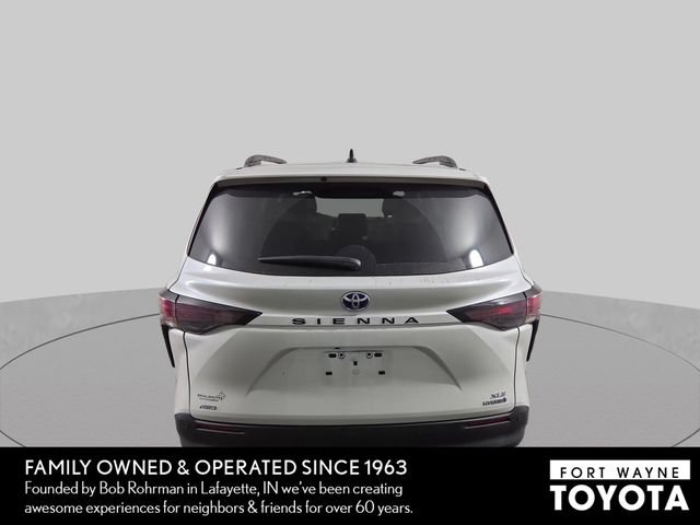 Used 2023 Toyota Sienna XLE AWD/4WD image 8