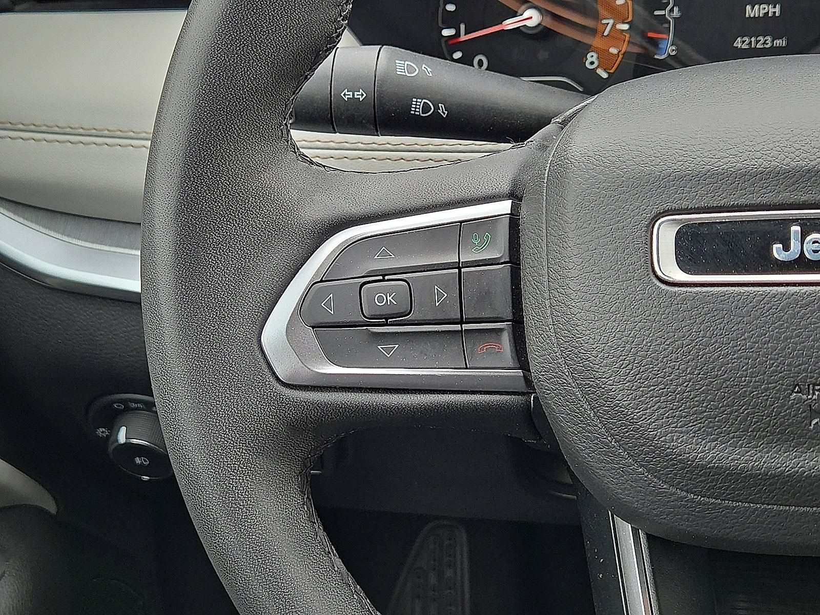 Used 2025 Jeep Compass Limited AWD/4WD image 19