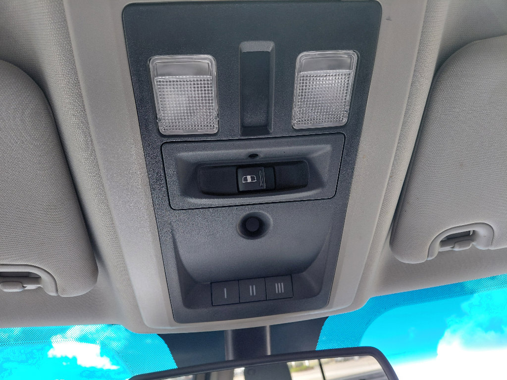 Used 2018 RAM 1500 SLT AWD/4WD image 23