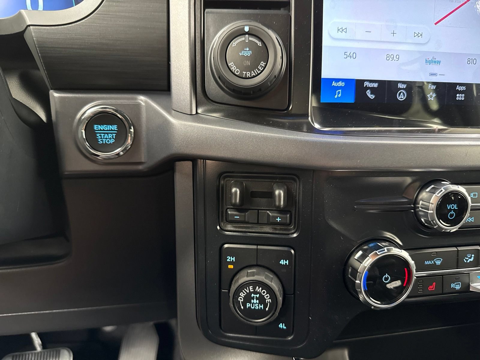 New 2026 Ford F150 XLT w/ Equipment Group 302A MID AWD/4WD image 19