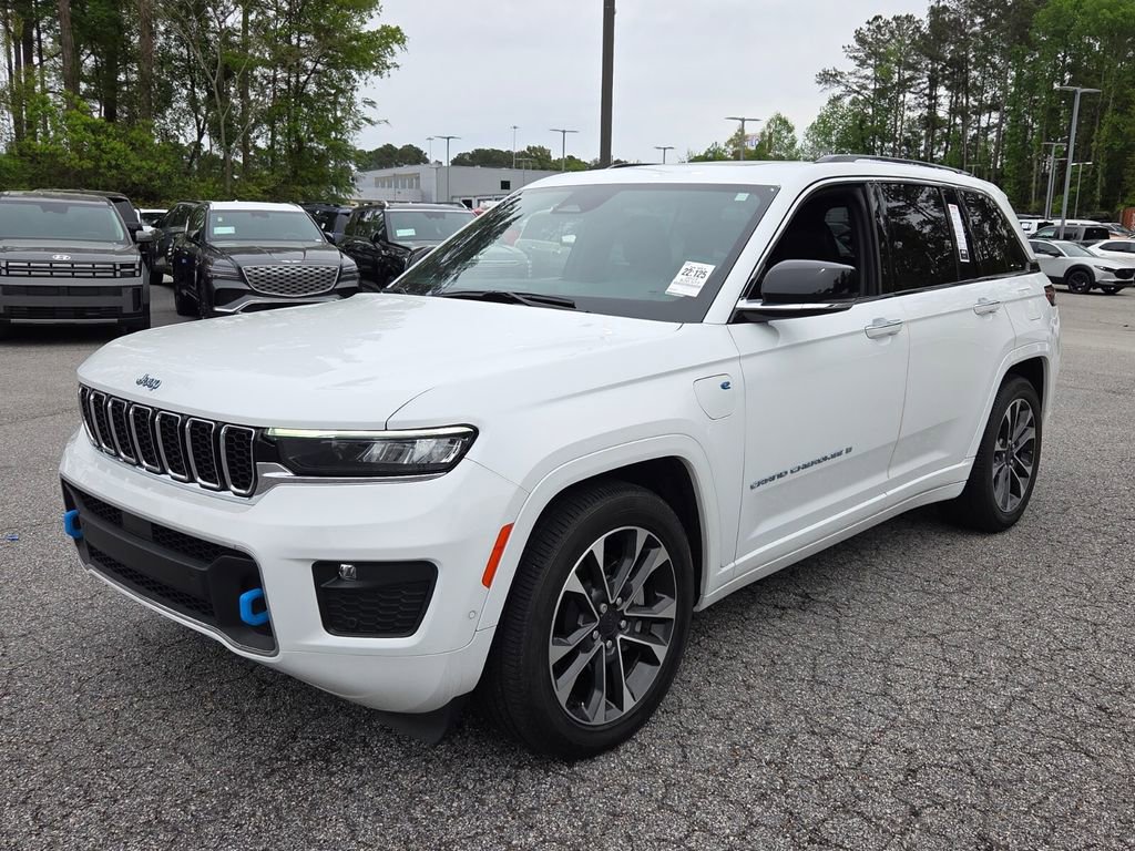 Used 2023 Jeep Grand Cherokee Overland AWD/4WD image 3