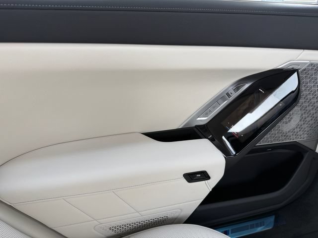 New 2026 BMW 750e xDrive w/ Executive Package AWD/4WD image 22